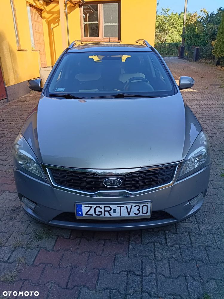 Kia Ceed - 1