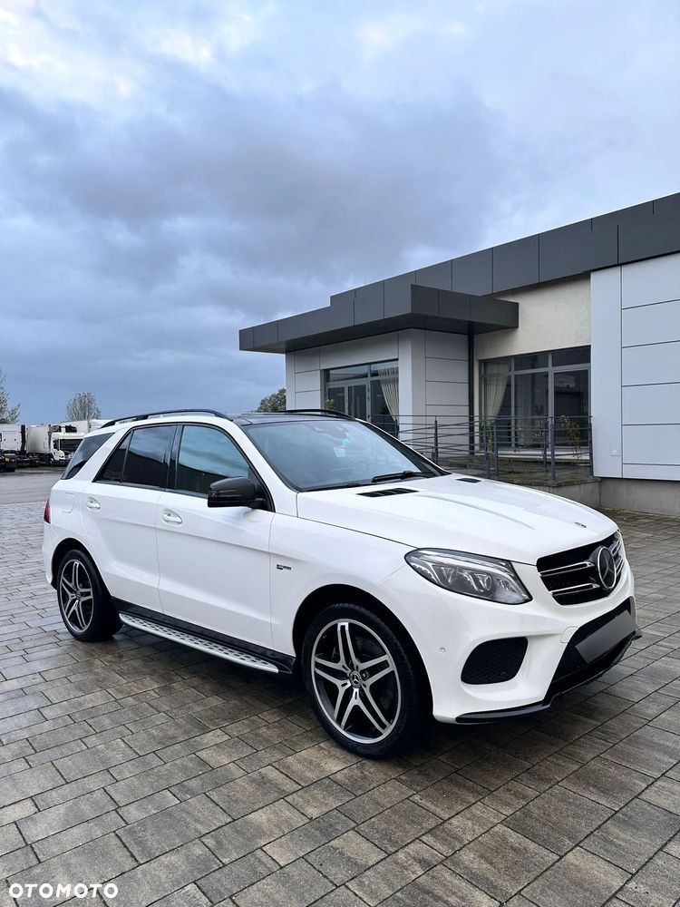 Mercedes-Benz GLE - 1