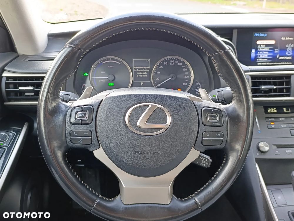 Lexus IS 300h Business Edition - 8