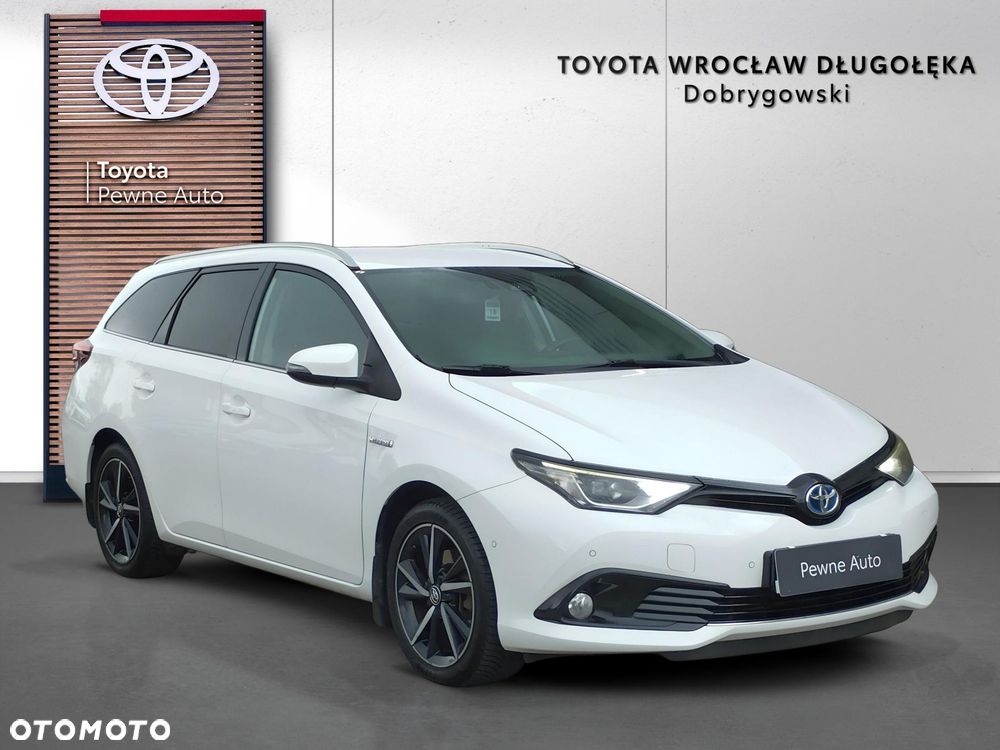 Toyota Auris Hybrid 135 Premium - 1