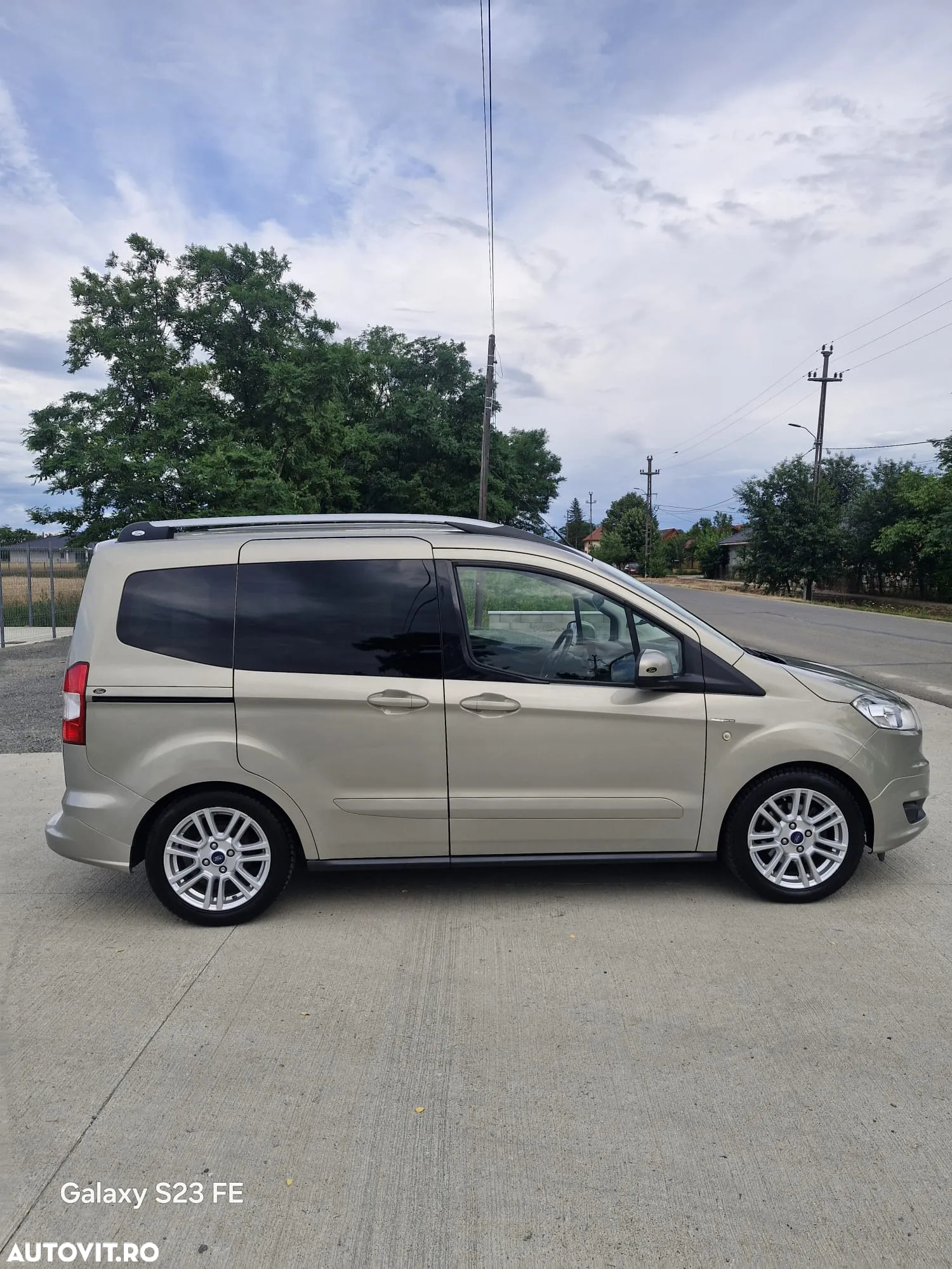 Ford Tourneo Courier 1.6 TDCi Trend - 12
