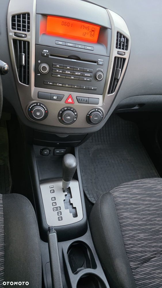 Kia Ceed 1.6 CRDi EX - 14