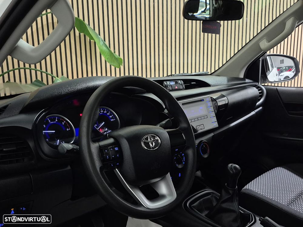 Toyota Hilux 2.4D-4D 4X4 | GARANTIA | NACIONAL - 3 LUG - 2020 - 15
