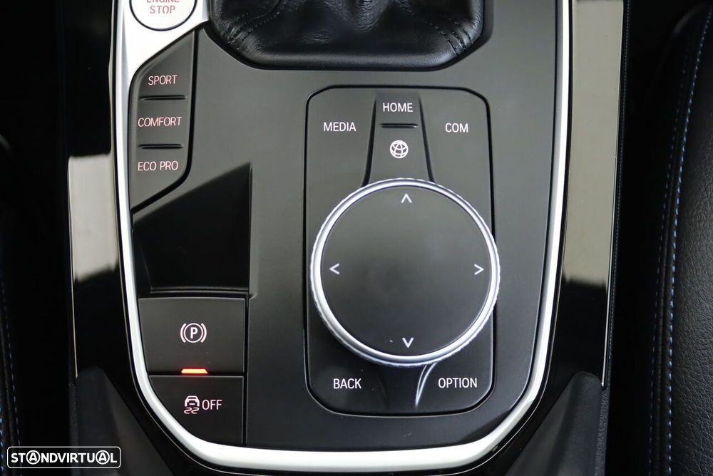 BMW 116 d Pack Desportivo M - 16