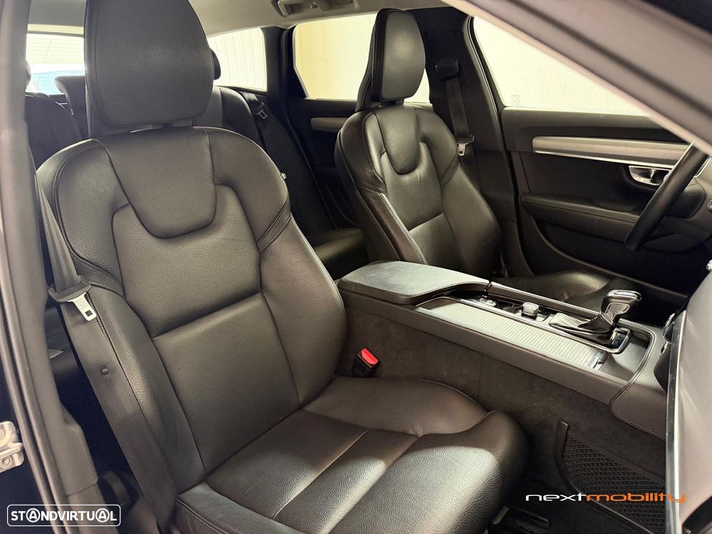 Volvo V90 2.0 D4 Momentum B.Pack Geartronic - 17