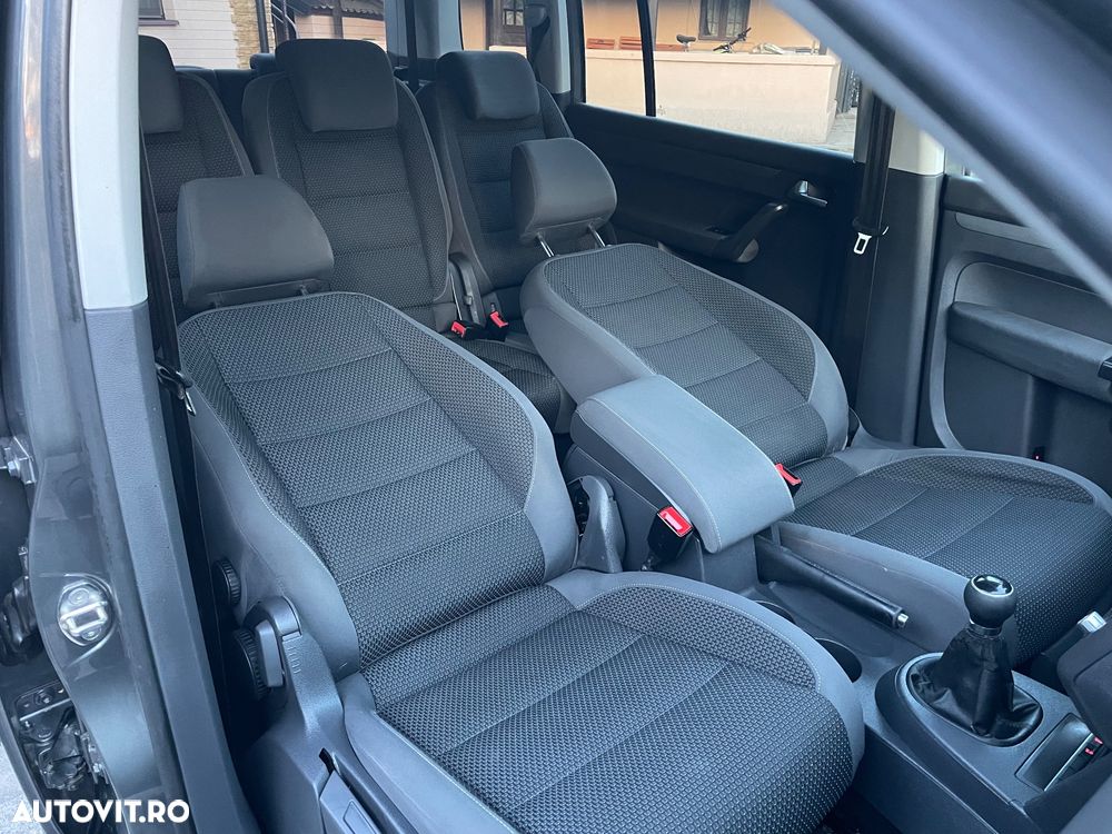Volkswagen Touran - 20