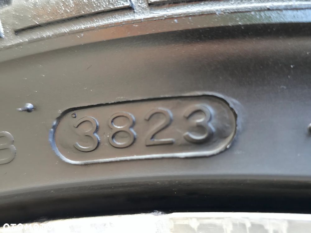 Mercedes-Benz Klasa E 350 CGI BlueEFFICIENCY 7G-TRONIC Avantgarde - 35