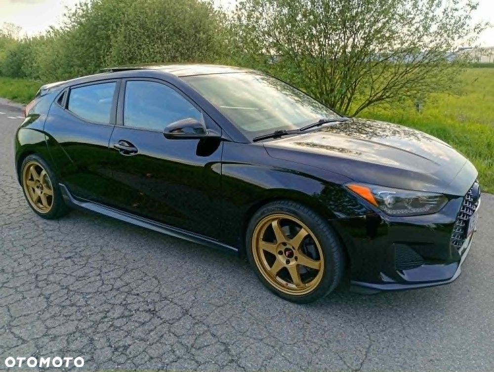 Hyundai Veloster - 4