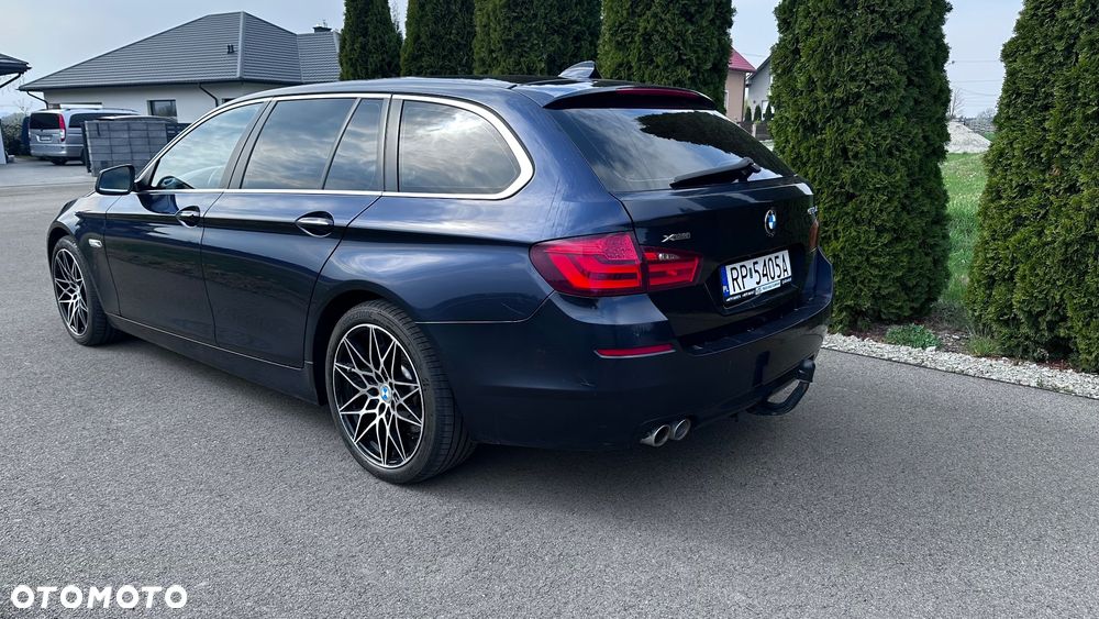 BMW Seria 5 530d xDrive - 7