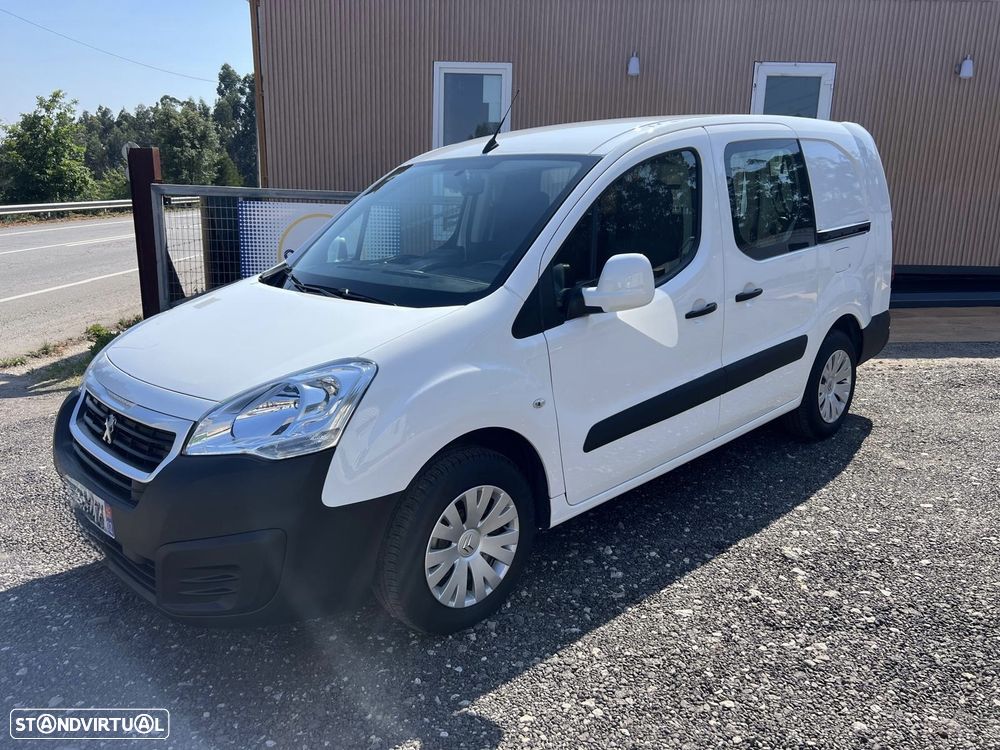 Peugeot e partner van eletrica longa 3 lugares bateria propria - 4