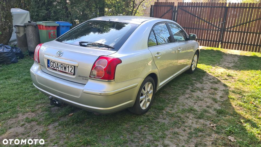 Toyota Avensis - 4