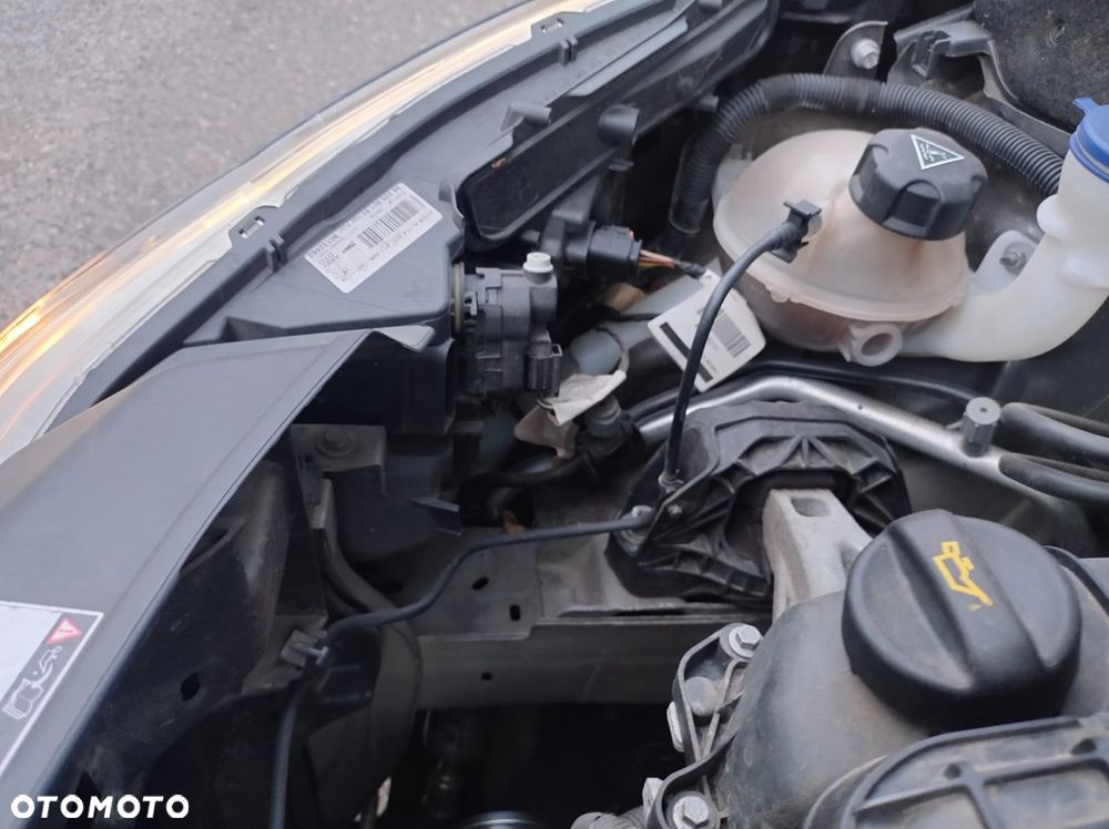 Peugeot 208 - 19