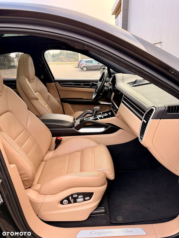Porsche Cayenne - 39