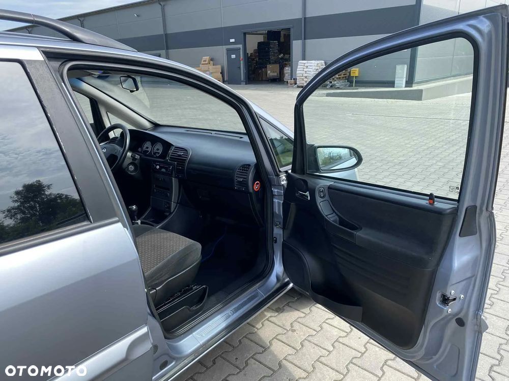 Opel Zafira 1.8 16V Elegance - 10