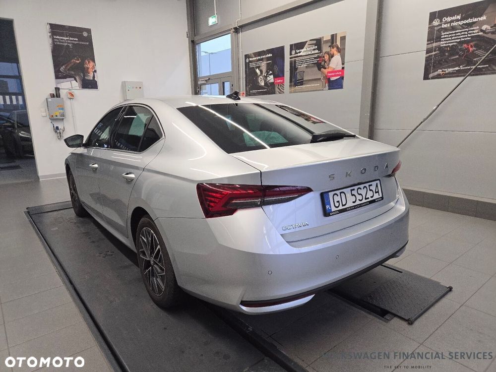 Skoda Octavia 2.0 TDI Selection DSG - 4