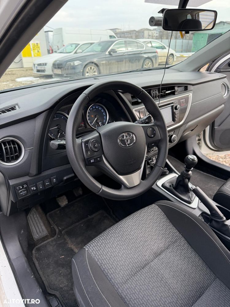 Toyota Auris - 15