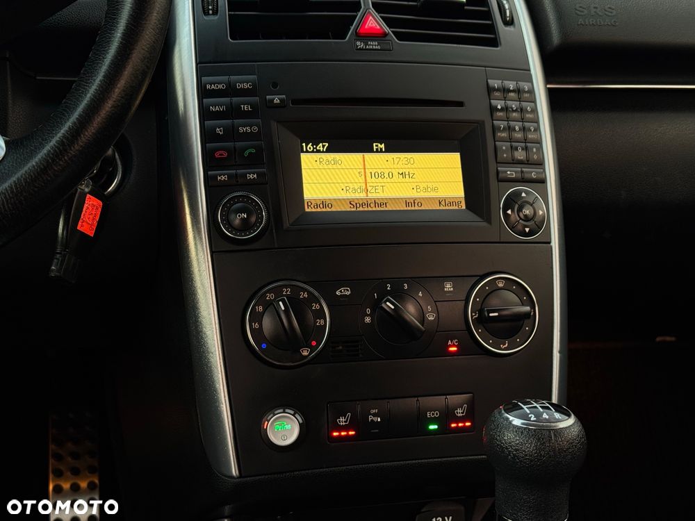 Mercedes-Benz Klasa B 180 BlueEFFICIENCY SPORT EDITION - 18