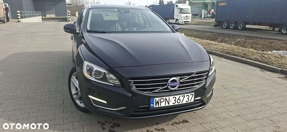Volvo V60 D6 AWD Plug-in Hybrid Summum - 1