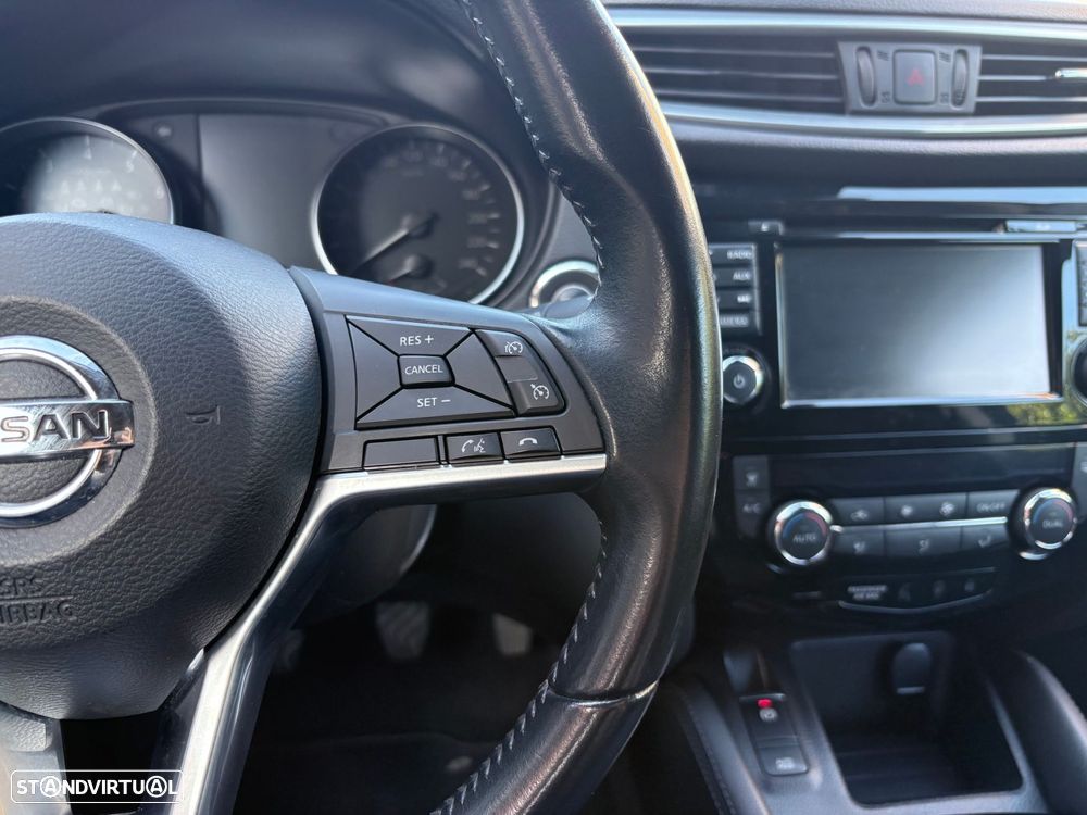 Nissan Qashqai 1.2 DIG-T N-Connecta 18 - 38