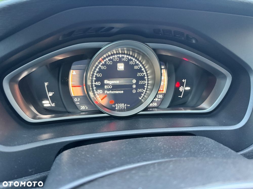 Volvo V40 D3 Momentum - 32
