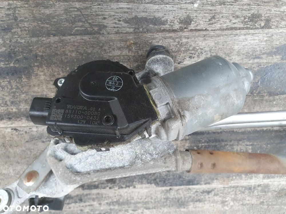 SILNICZEK WYCIERACZEK TOYOTA YARIS II 2009r 1.3 101/KM - 2