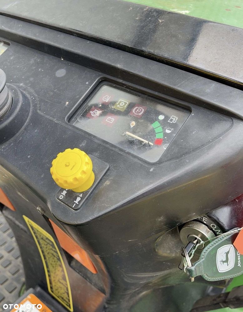 John Deere 4100 - 25