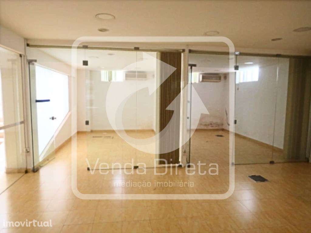 Garagem com 254 m² | 10 Parqueamentos | Bairro Afonso Costa - Setúbal - Grande imagem: 3/18
