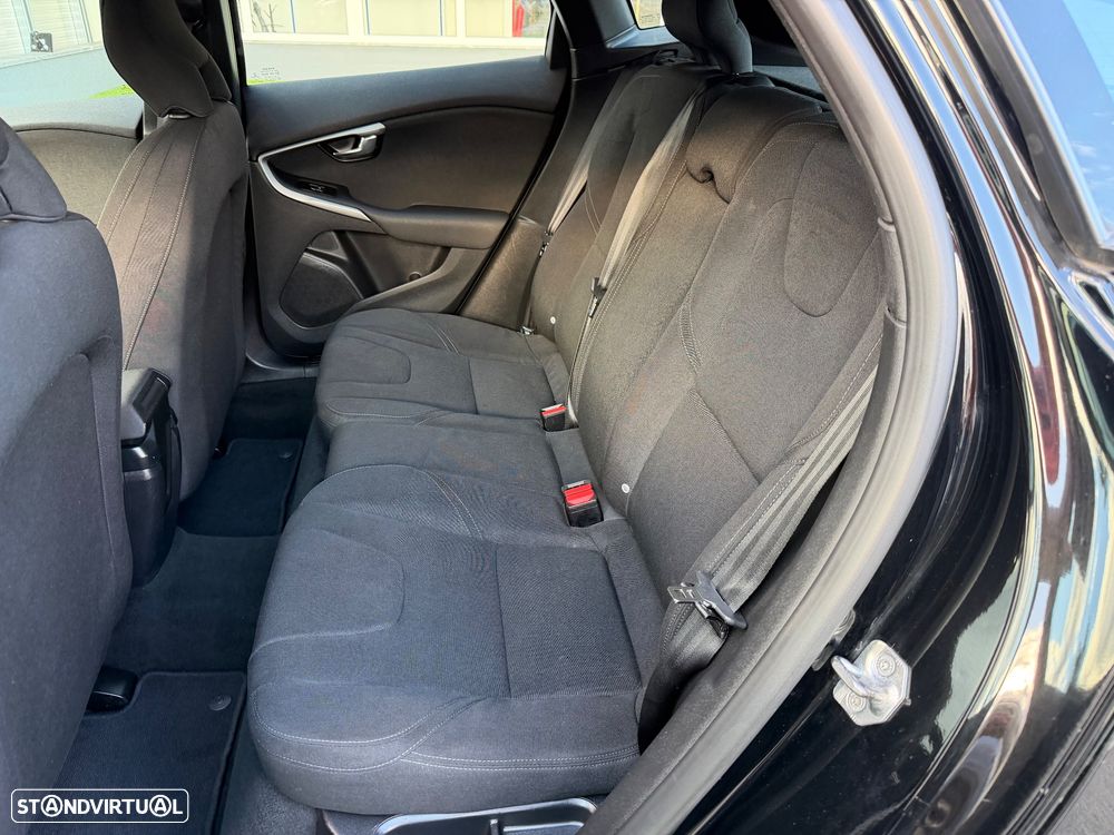 Volvo V40 2.0 D2 Momentum - 16