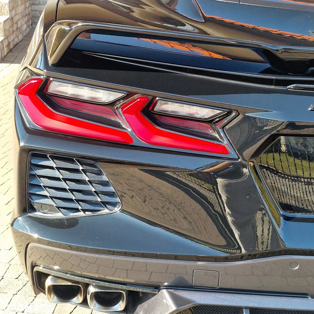 Chevrolet Corvette - 12