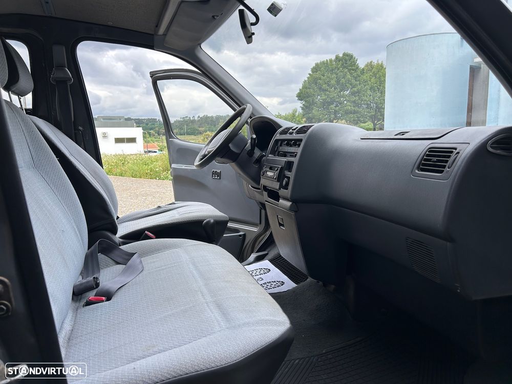 Toyota HiAce 2.4 D LXH12LB - 13