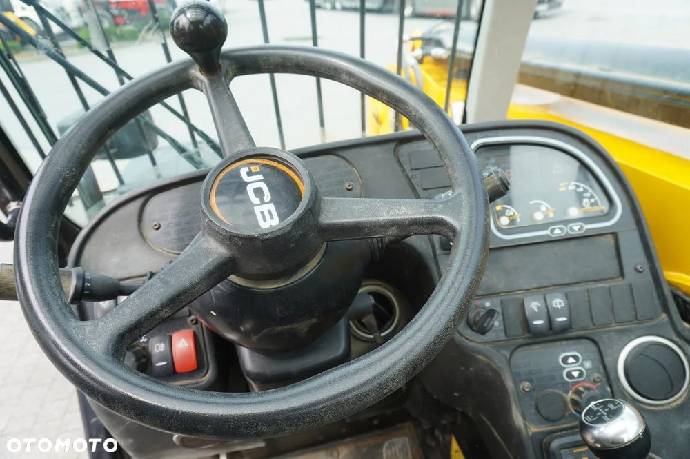 JCB 535-95 / 2022 / 3,5 t / zasięg 9,5 m / joystick - 24
