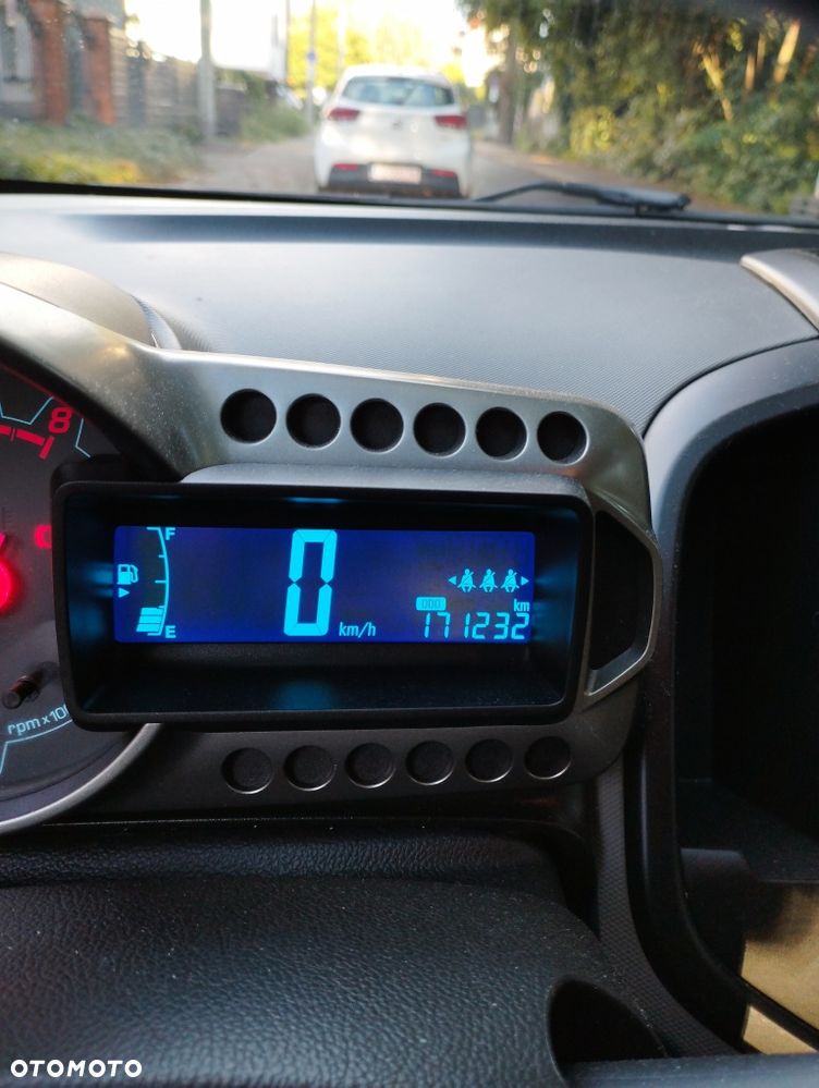 Chevrolet Aveo - 7