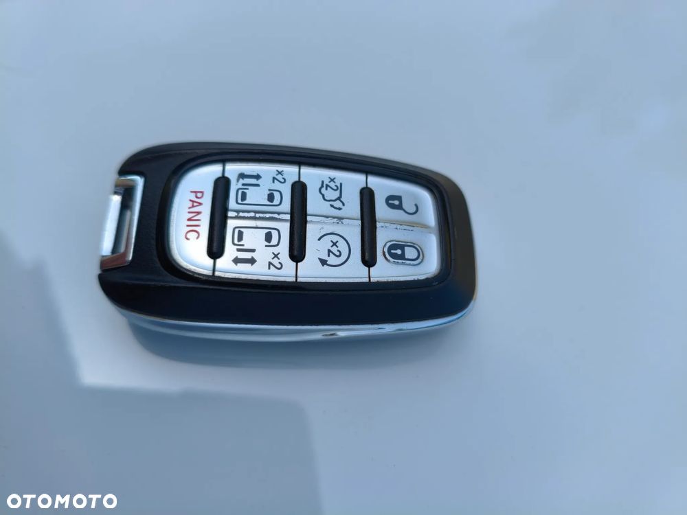 Chrysler Pacifica - 14