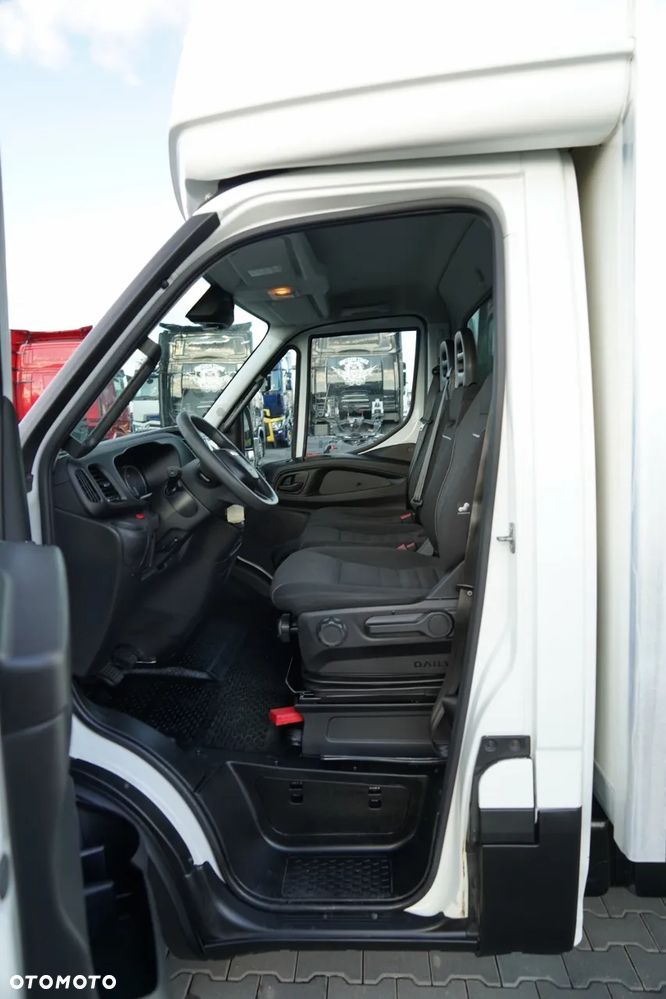 Iveco DAILY 35-160 / KONTENER 4,2 M / WINDA / BLIŹNIAK   DMC: 3500 KG /  2022 - 27