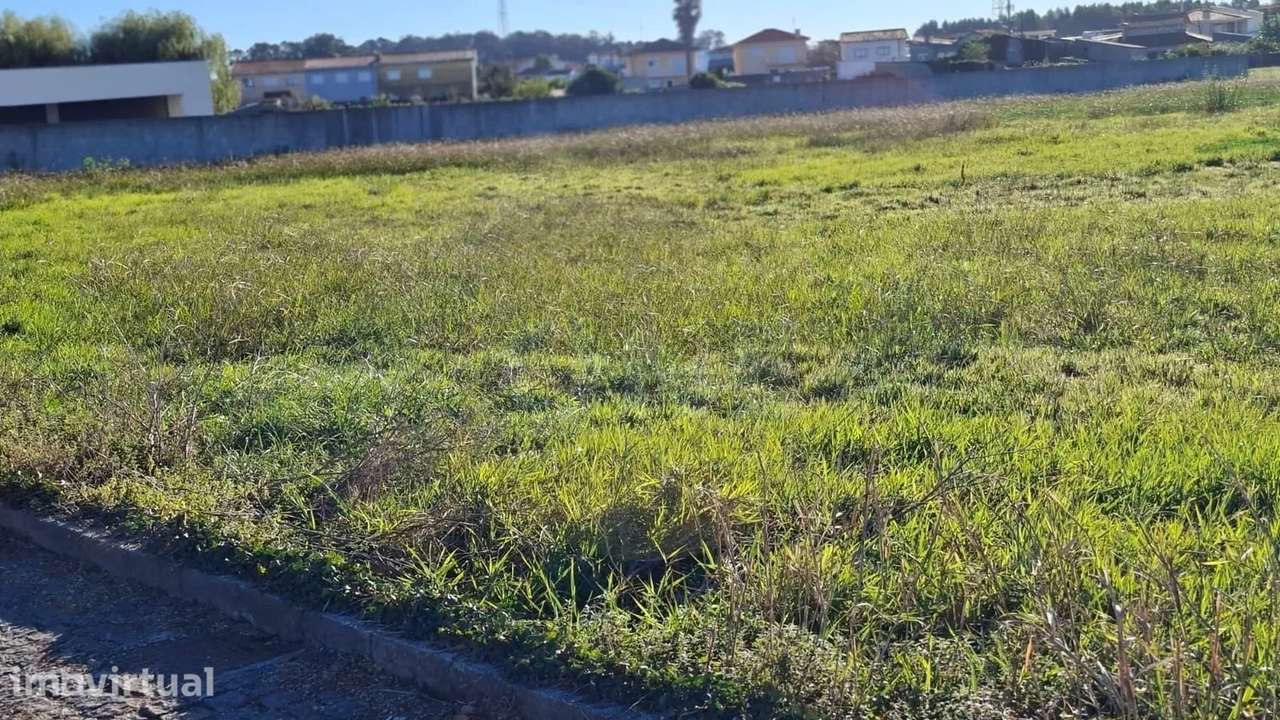 Terreno com 10.928 m² e PIP  favorável para 17 lotes. - Grande imagem: 2/5
