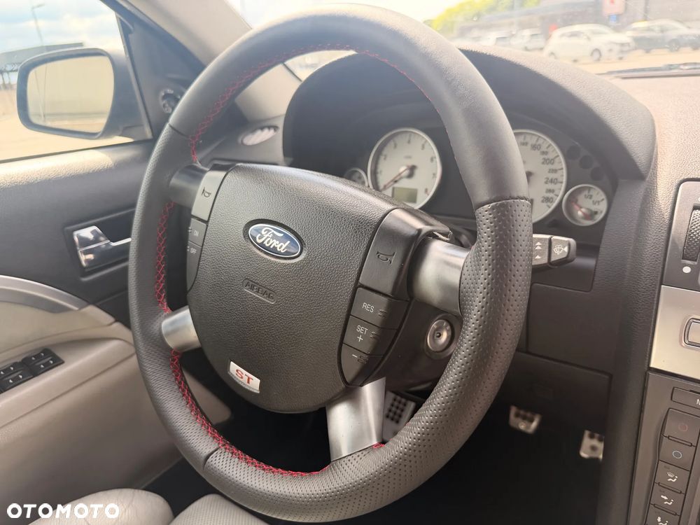 Ford Mondeo 3.0 V6 ST 220 - 16