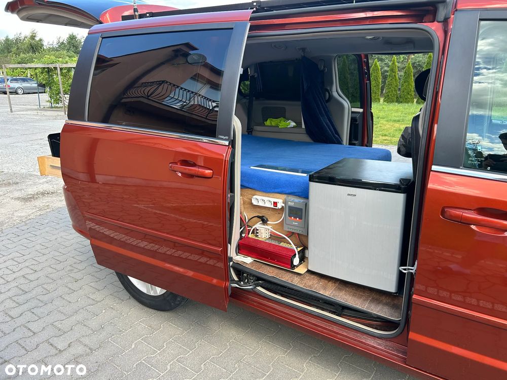 Dodge Grand Caravan - 10