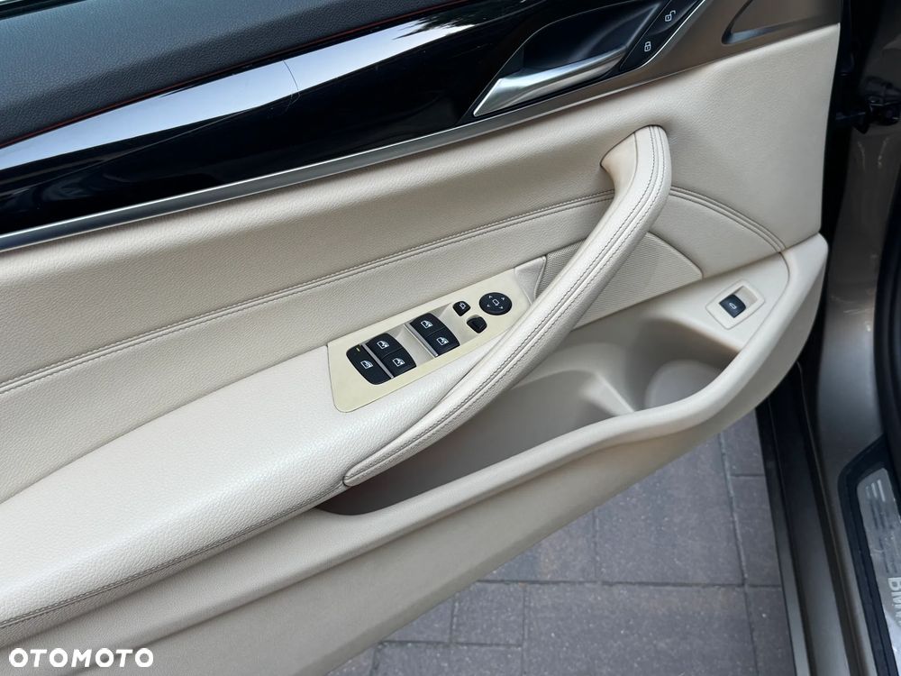 BMW Seria 5 520d xDrive Luxury Line sport - 5