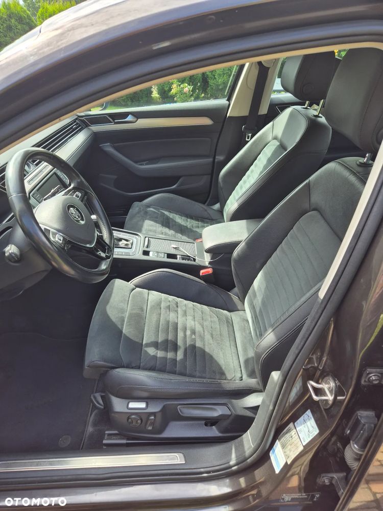 Volkswagen Passat 2.0 TDI Bi-Turbo BMT 4Mot Highline DSG - 15