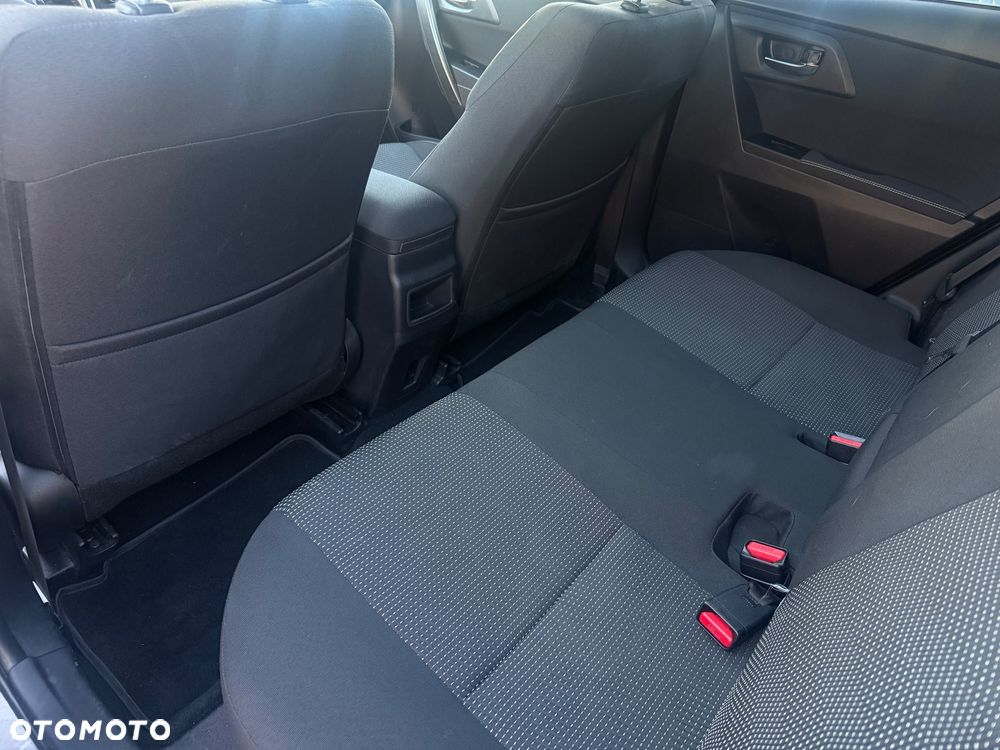 Toyota Auris 1.6 Premium - 18