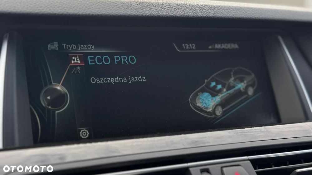 BMW Seria 5 525d xDrive Luxury Line - 28