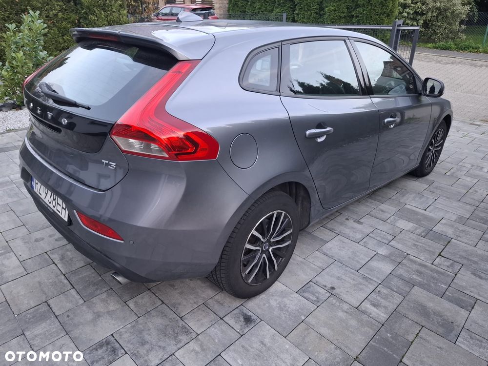 Volvo V40 T3 Drive-E Momentum - 10
