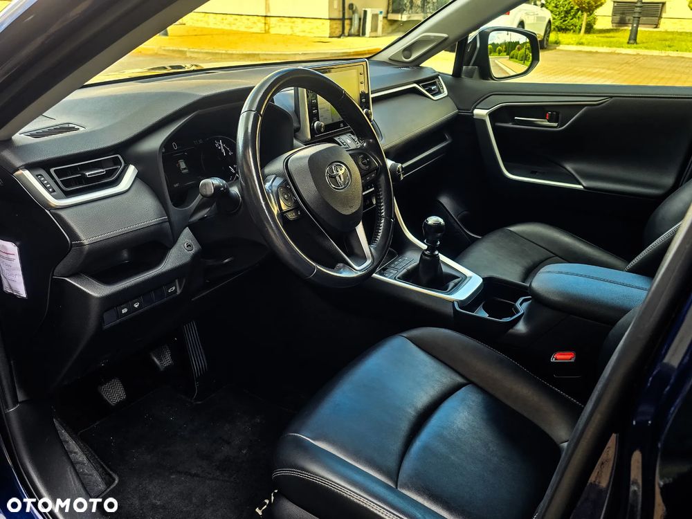 Toyota RAV4 - 11