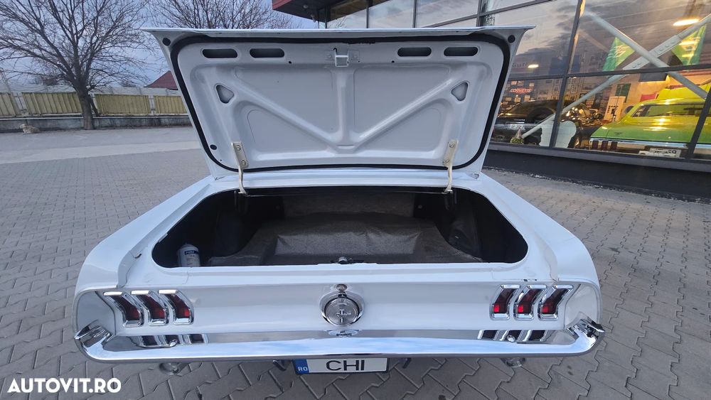 Ford Mustang - 37