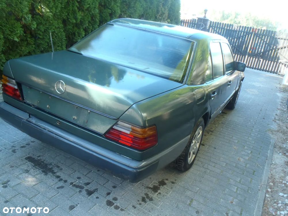 kabina buda karoseria drzwi maska dach błotniki silnik skrzynia tapicerka koła szyba mercedes benz w124 w 124 124 3,0 d