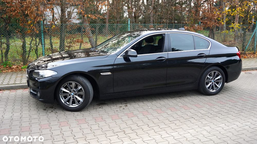 BMW Seria 5 520d xDrive - 12