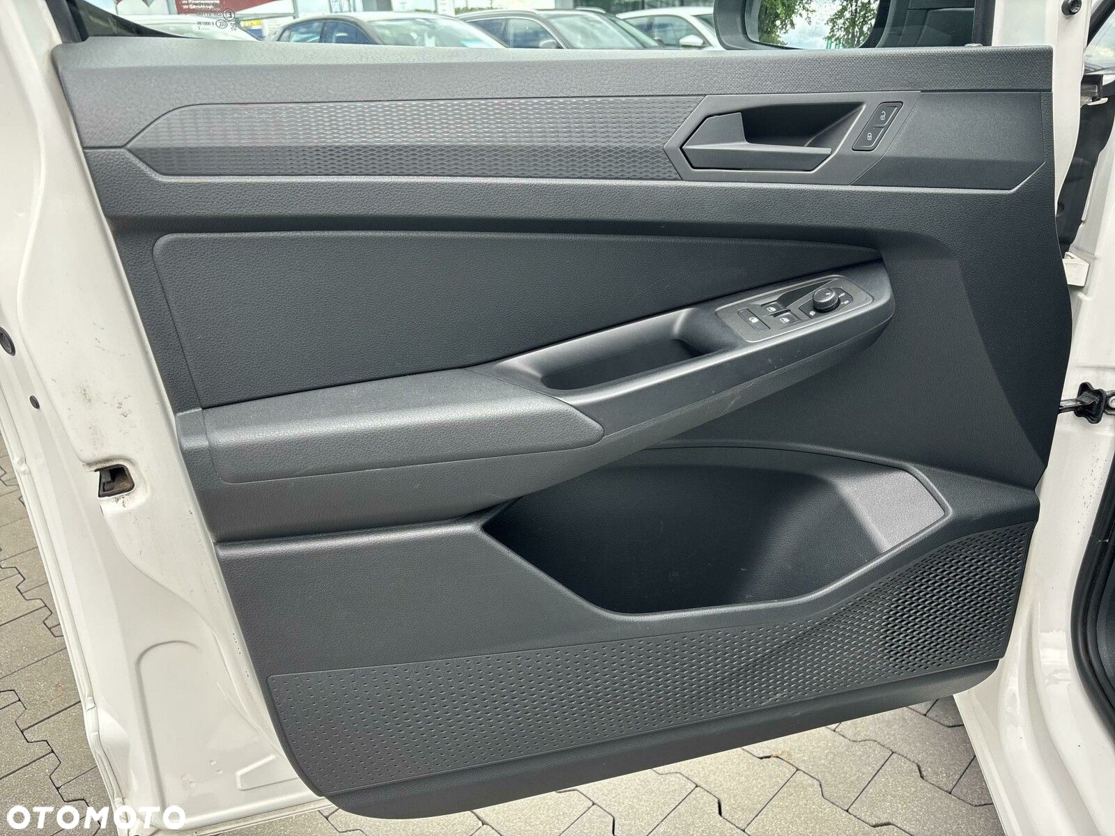 Volkswagen Caddy MAXI CARGO - 11