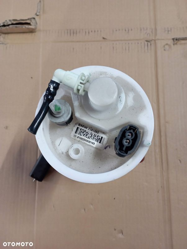 BMW X5 E70 3.0 B POMPA PALIWA 7181082 - 2