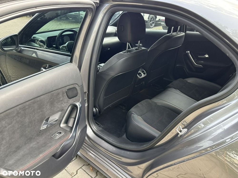 Mercedes-Benz Klasa A 220 4-Matic AMG Line 7G-DCT - 20