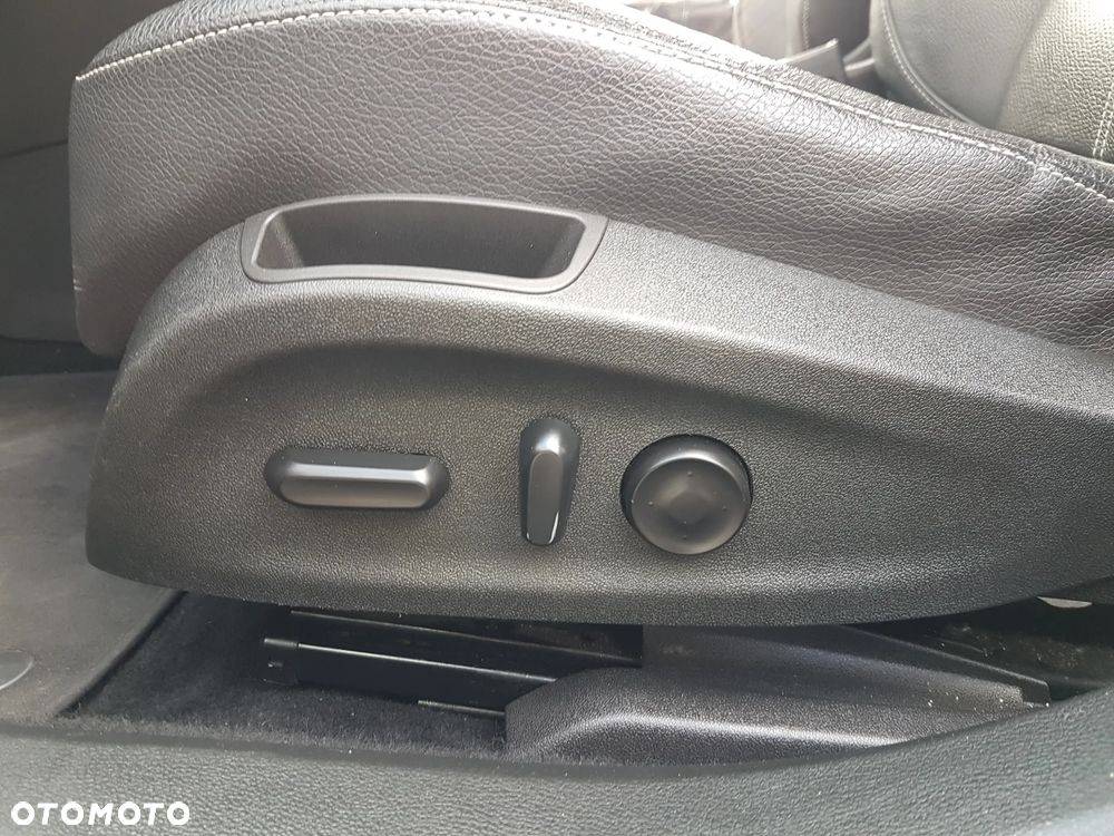 Opel Astra 2.0 CDTI DPF SportsTourer Exklusiv - 29